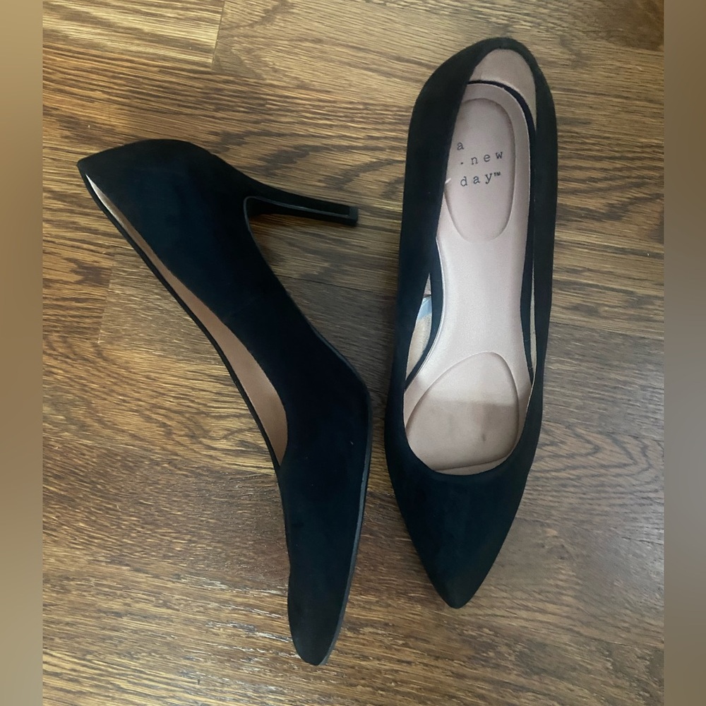 A New Day Women's Classic Black Heels - Picture 2 of 8